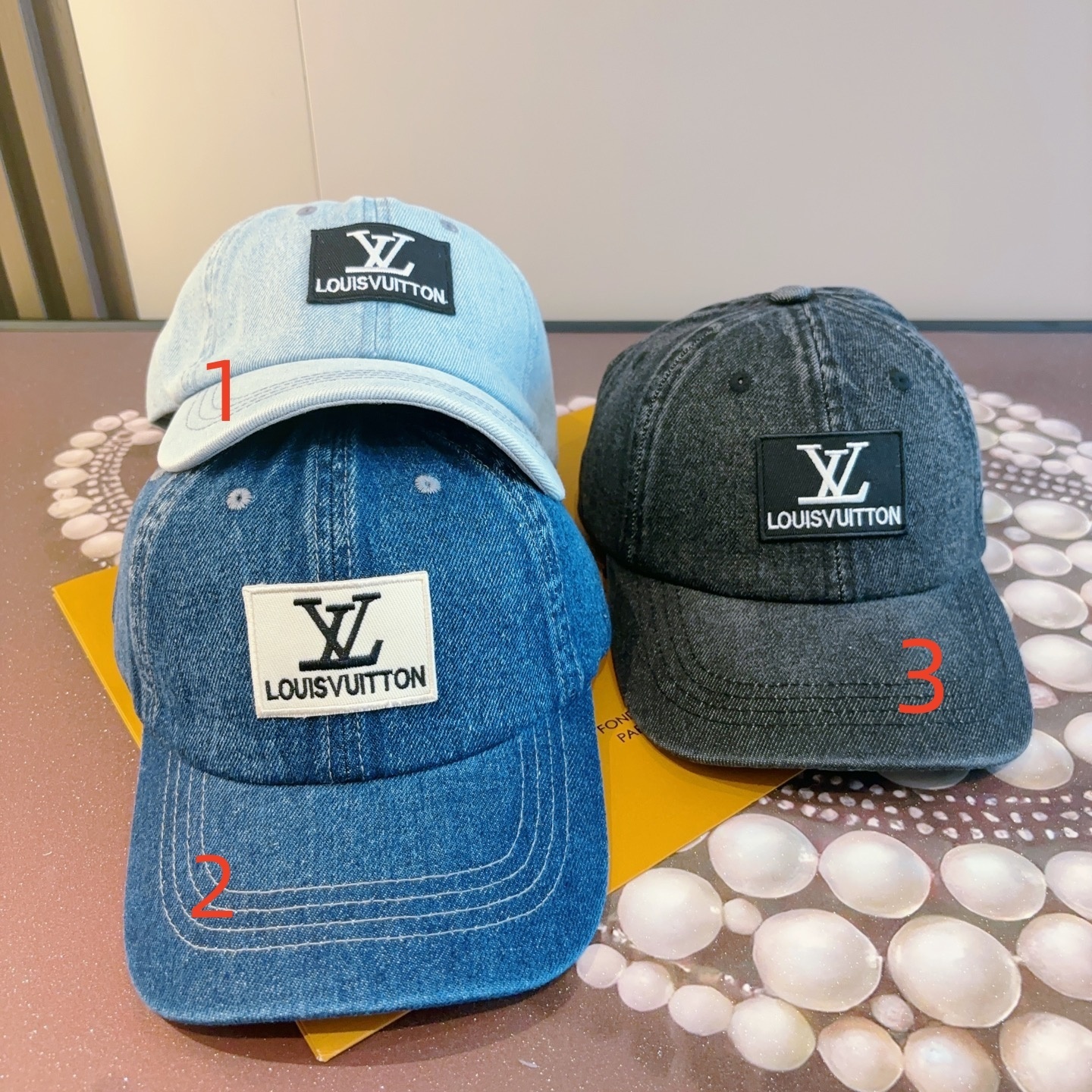 Gorra estilo Louis Vuitton